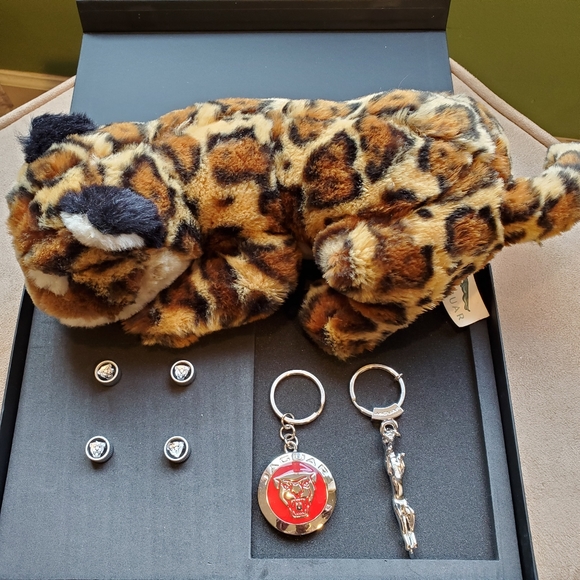 JAGUAR Tire Valve Stem Caps, 2 Jaguar Keychains & Jaguar Plush - Picture 1 of 2